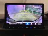 バックモニター付きで、車庫入れやバック時の後方確認をサポート。