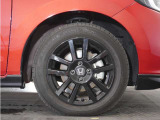 アルミホイール装着車です!これで足元まわりもおしゃれにきまります!