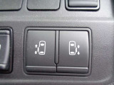 両側とも電動オートスライドドアです。運転席からも操作できて便利です。