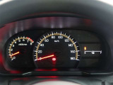 とっても見やすいメーターです。夜間時はラグジュアリーな気分にさせてくれる照明が魅力ですので、夜のドライブも楽しみになりますよ♪