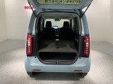 リアシートを倒すと、ラゲッジスペースを広くお使いいただけます!