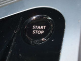 使い勝手の良いプッシュエンジンスターター装備♪鍵をカバンやポケットなどから取り出さずにエンジンを始動出来ます☆鍵を回す必要も探す必要もございません!