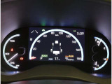 とっても見やすいメーターです。夜間時はラグジュアリーな気分にさせてくれる照明が魅力ですので、夜のドライブも楽しみになりますよ♪