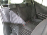 後列シートも足元のスペースに余裕があり、快適にお乗りいただけます♪