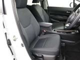 まるで自宅に居るようにリラックスできる運転席です。外の喧騒を忘れさせてくれますね。見やすいメーターと操作しやすいスイッチ類もいいですね.