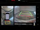 パノラミックビューモニター付きです。車両を上から見たような映像をディスプレイオーディオ画面に表示。運転席からの目視だけでは見にくい、車両周辺の状況をリアルタイムでしっかり確認できます。