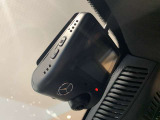 メルセデス・ベンツ純正ドライブレコーダーを装備。