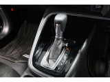 扱いやすい位置に配置されたフロアオートマチックです☆CVTを採用で滑らかでスムーズな走りが楽しめますよ♪
