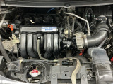 技術が詰まったエンジンルームもご覧の通りピカピカにクリーニング済みです。ハイブリッドなのでお財布にも環境にも優しいです。