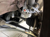 お車を安心してお乗りいただく為には、足回りの定期点検が欠かせません。サービスサポート(有償保証)では無料点検もご提供しており、安心のカーライフをお過ごしいただけるサポート体制が整っています。