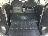 シートを倒すと大きな荷物や長い荷物などたくさん積めますよ☆