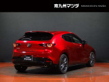 【MAZDA3】光の映り込みだけで、「面のうつろい」を表現し、見る場所、時間、天気によりさまざまな表情を見せ、見るたびに「このクルマにして良かった」と思っていただける車です。洗車も楽しくなります。