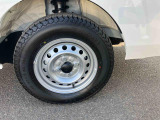安全・安心な走行のために、納車前にダイハツのクルマを知り尽くしたエキスパートが基本性能に関わる機能や状態を徹底的に点検。消耗部品の交換など法定12ヶ月点検相当の点検・整備を実施しております