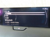 【マツダコネクト】ラジオ・テレビ/Bluetoothオーディオ、その他アプリケーションなどの機能で楽しむことができます。