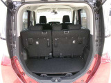 ラゲッジスペースは十分な広さを確保しています。日常のお買い物にも大活躍!積み下ろしも楽々ですよ。