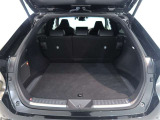 開口部の広いラゲージスペースは、ゴルフバックなどの荷物もラクラク積み込めます。