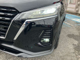 LEDヘッドライト装備。暗い道や、天候の悪い日でも視界良く運転できます。