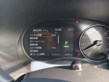 前方車両との衝突防止のサポート機能やアクセルとブレーキを踏み間違えた時のサポート機能など、安全装備が充実してて心強いです!!