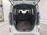 2列目シートを倒すと、大きな荷物の積載も可能です