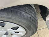 ※夏タイヤ新品納車※新品タイヤで納車いたします♪溝が少ないままだとスリップしたりブレーキ時の制動距離が長くなってしまいます。交換までまだまだ余裕があるのは経済的にも助かります