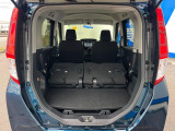 後席を格納すると、これだけの広さが!シーンに合わせたシートアレンジで、大きな荷物も積むことが出来ます♪