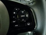 ハンドル右側にはクルーズコントロールのスイッチが装備され運転中の操作も安心して行えます!