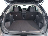 広々としたラゲージスペースを備えています。大きなものや長さのある荷物もしっかりと積み込めます。