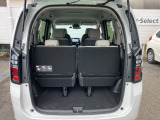 荷室はお荷物が十分に積み込める広さがあります。