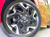 【純正アルミホイール】外観にマッチした純正アルミホイールを装着しております。各種社外アルミホイールや、スタッドレスタイヤも取扱いしております。是非ご相談ください♪