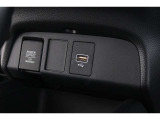 スマートフォンなどの音楽再生が可能なUSB接続ジャック装備車両です♪♪♪