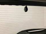 後方にもドライブレコーダーのカメラが付いています。前後両方でお車の周りを監視・記録いたします。
