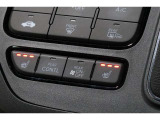 シートヒーター装備車両♪♪寒い冬はもちろん♪肌寒い春先・秋口まで活躍してくれるあると嬉しい装備です♪♪