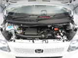 エンジンは車の心臓部分です。このエンジンルームが汚いとトラブルの基になります。当店は専用の液剤を使って徹底的に綺麗にします。