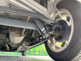 お車を安心してお乗りいただく為には、足回りの定期点検が欠かせません。サービスサポート(有償保証)では無料点検もご提供しており、安心のカーライフをお過ごしいただけるサポート体制が整っています。