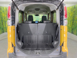 普段のお買い物や通勤、送迎等に十分な荷室スペースを確保しております。セカンドシートを倒すと、大きな荷物の積載も可能です♪