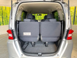 普段のお買い物や通勤、送迎等に十分な荷室スペースを確保しております。セカンドシートを倒すと、大きな荷物の積載も可能です♪
