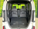 後席を格納すると、これだけの広さが!シーンに合わせたシートアレンジで、大きな荷物も積むことが出来ます♪