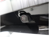 バックカメラが付いているので後方確認が非常にしやすいです。今や運転初心者も熟練者も必須装備!ついていて損はないですね♪