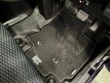 嬉しい純正フロアマット付き♪ 状態も良好です(^^♪