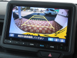 ギヤをRに入れるとナビの画面に後ろの映像が映るリヤカメラ付!後退時の安全確認やコンディションの悪い視界でもカラーバックモニターがドライバーをサポート☆☆☆
