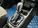 【フロアシフト】インパネシフトが多いコンパクトカーですが、フロア式を使い慣れた方も多いと思います♪