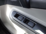 ビジネスカーでも快適装備は外せません。運転席&助手席はパワーウインドウです。(挟み込み防止機能付き)。