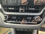 オートエアコンなので、お好みの温度に設定するだけで車内を快適空間にしてくれます。