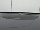 【harman kardon】ハーマンカードンのHi-Fiスペシャリストと共に、モデル別に開発・設計された専用チューニングが臨場感溢れる音響空間を実現しています。