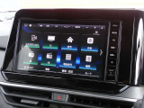 ナビゲーション+AV 2画面表示(デュアルウィンドウ)、TV、FM/AM、Bluetooth Audio、microSDカード(音楽/動画ファイル再生)、ハンズフリーフォン、スマホでの地図更新も可能な高性能大型ナビです。