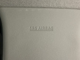 正面だけではなく横や衝撃によるガラス面への衝突を防止してくれるカーテンSRSエアバッグ付きです!