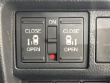 【両側パワースライドドア】スマートキーや運転席のスイッチで後席両側スライドドアの開閉が可能♪電動だから力を入れてドアを開ける必要が無く、小さなお子様でも簡単に開け閉めでき快適です♪