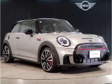 v【MINI認定中古車】MINIのご購入はぜひMINI正規ディーラーで!メーカー基準の納車前点検整備を全車実施。規定整備を実施された車両にのみ付帯出来る全国保証。