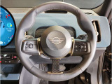 ミニ独特のゴーカートフィーリングと呼ばれる軽快なハンドリングはAT車、MT車のどちらでも楽しめます。
