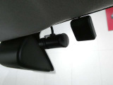ドライブレコーダーは、車の運転中に前方の映像を記録する装置です。万が一の事故の際に、状況を記録して証拠として利用することができます。